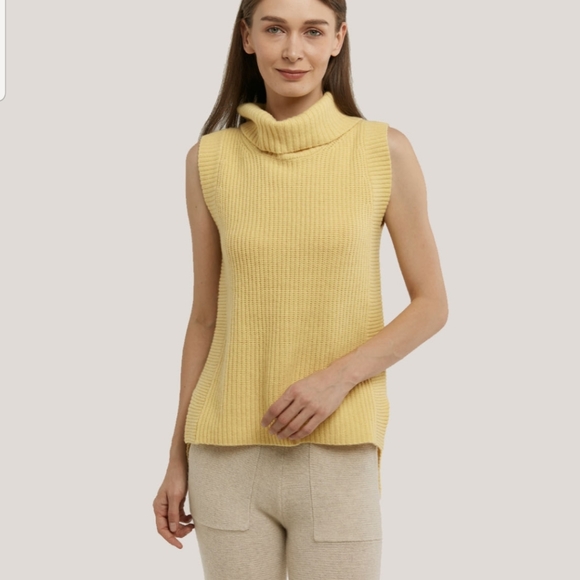 Gentle Herd V-Neck Wool Sweater